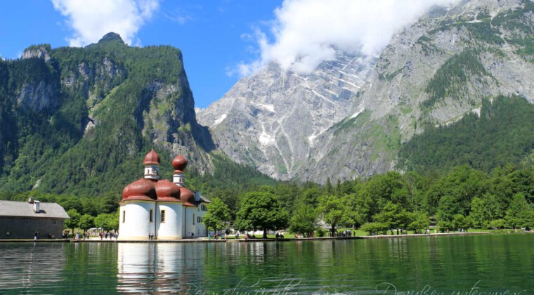 St. Bartholomä am Fuße des Watzmannmassivs St. Bartholomä am Fuße des Watzmannmassivs