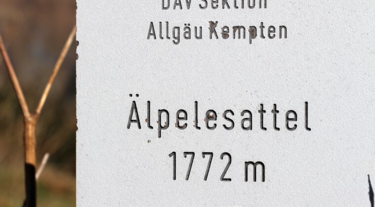 Über den Älpelesattel Über den Älpelesattel